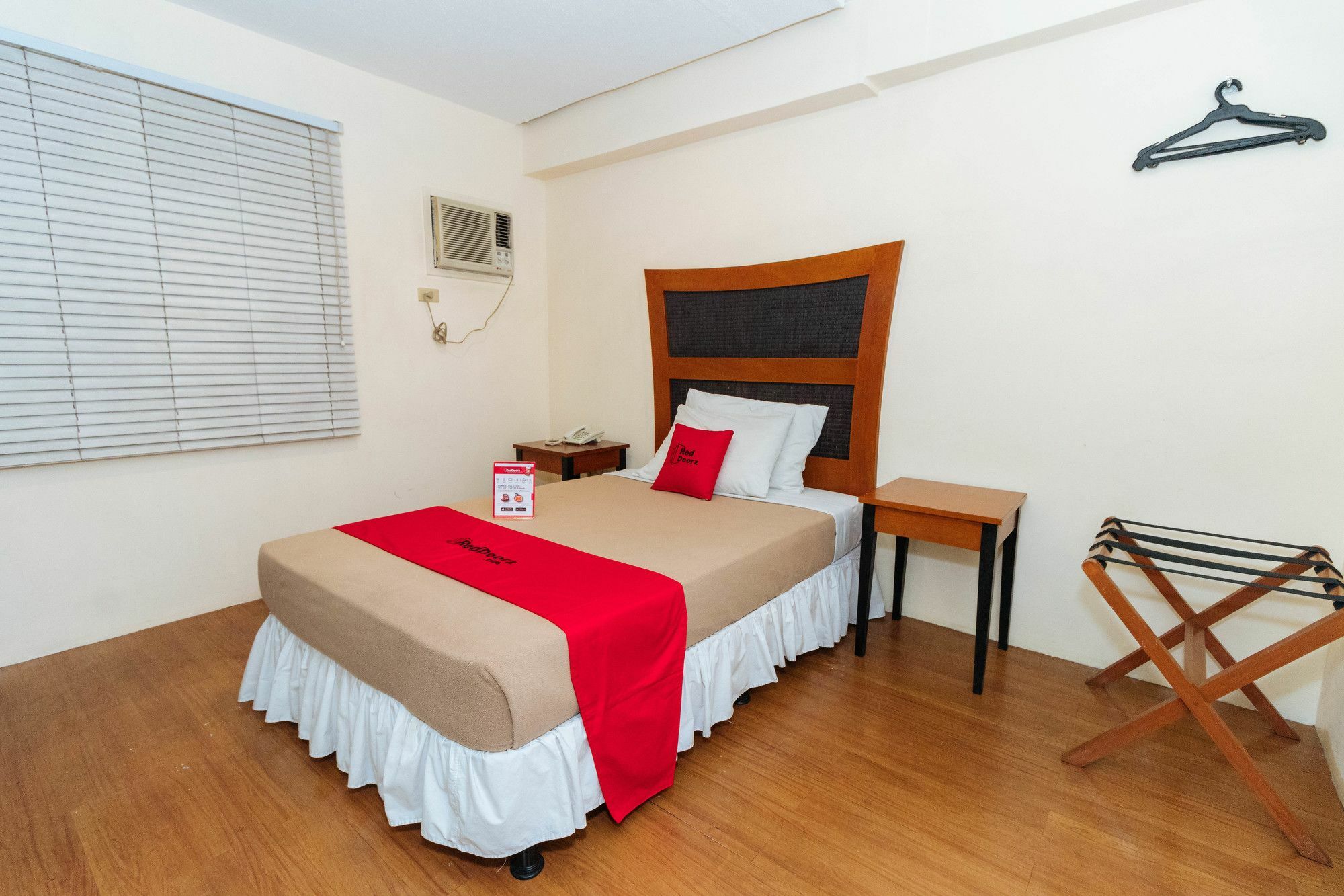 Reddoorz @ Amorsolo Makati San Pedro Makati Eksteriør billede