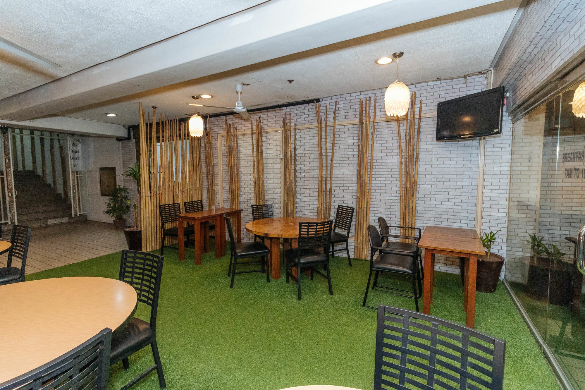 Reddoorz @ Amorsolo Makati San Pedro Makati Eksteriør billede